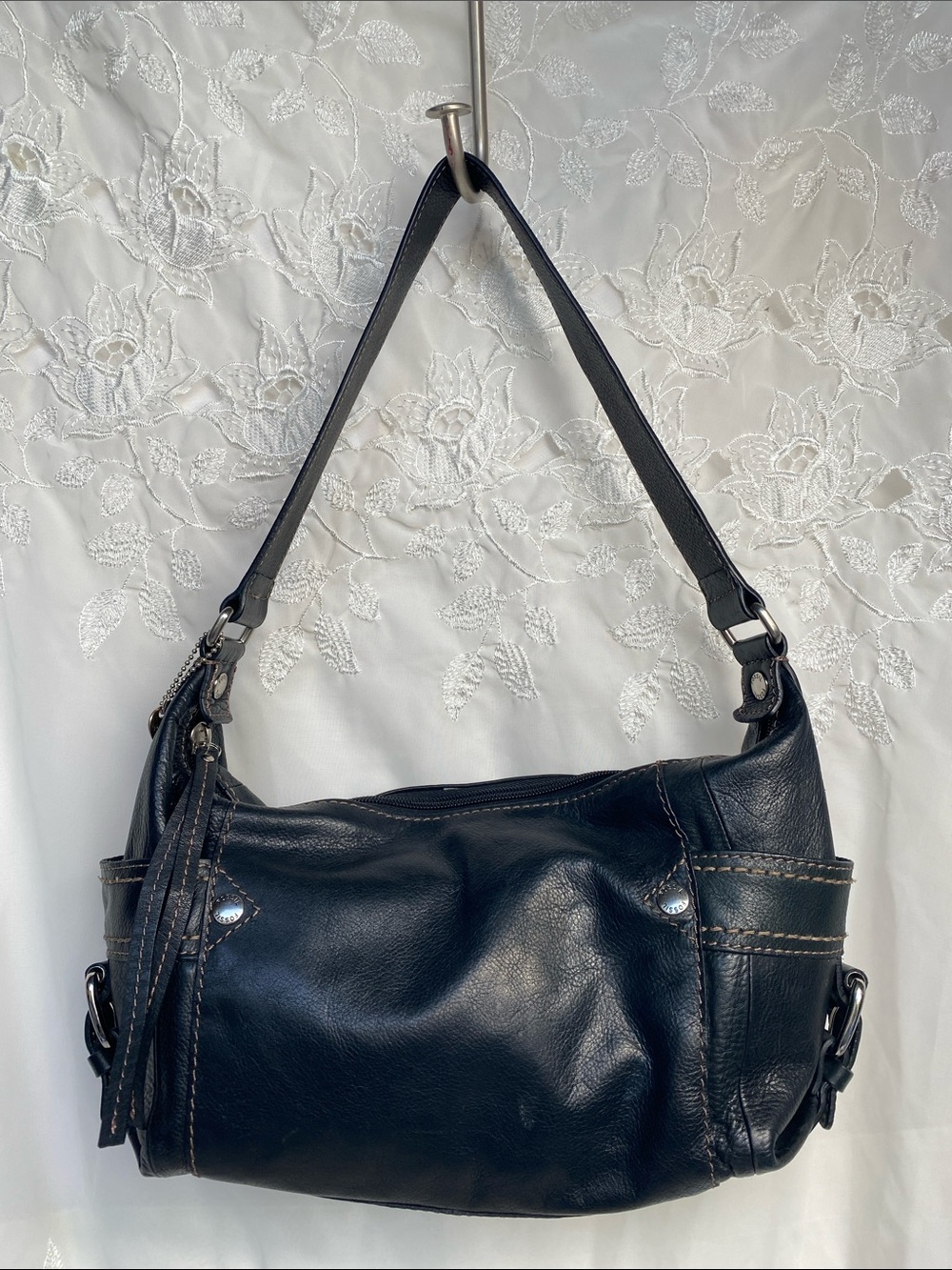 Fossil Black Leather Shoulder Bag with Stitch Detail